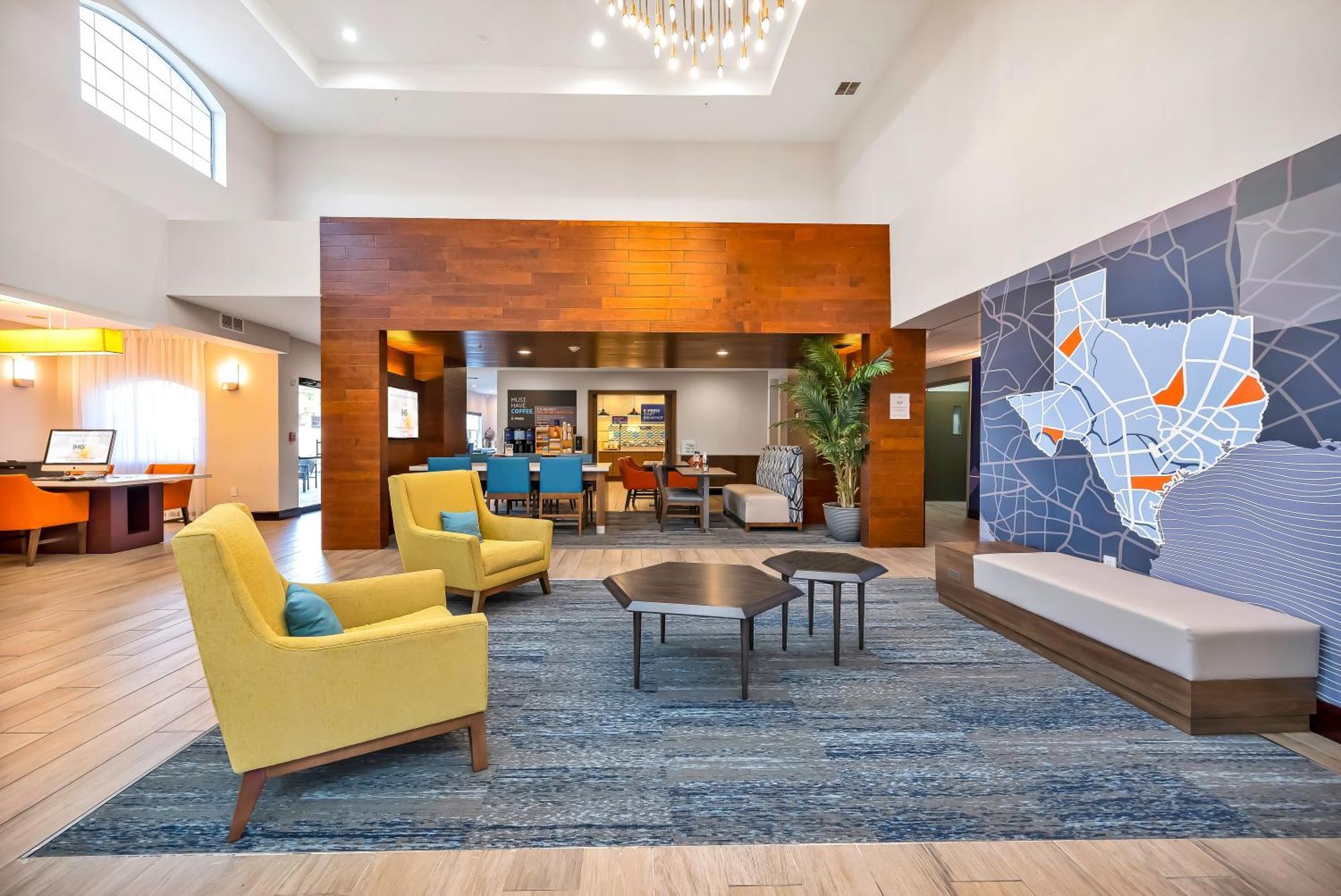 Holiday Inn Express Palestine By Ihg Екстериор снимка