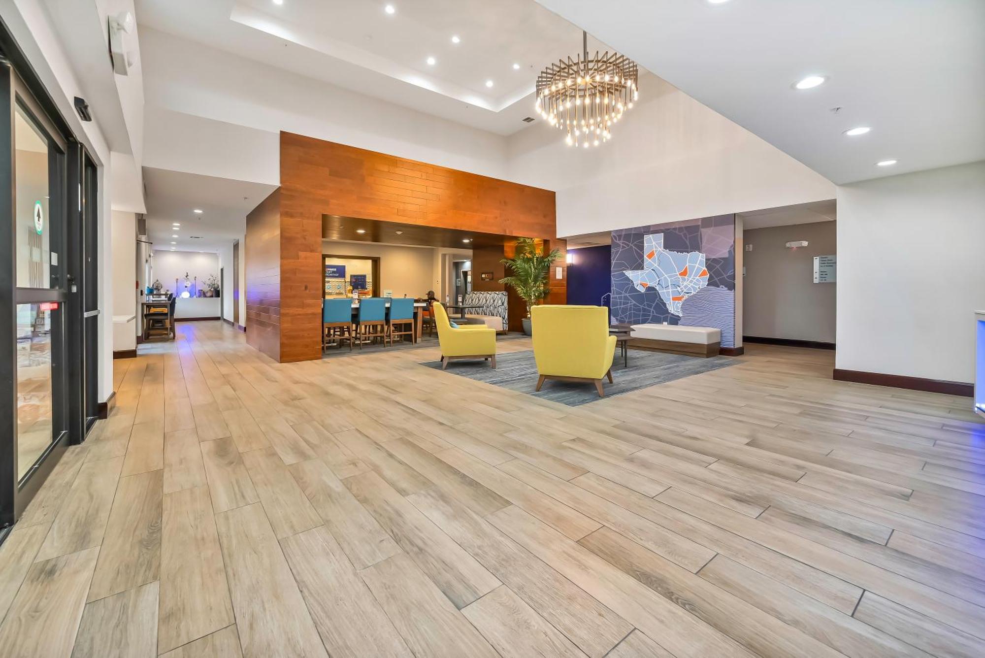 Holiday Inn Express Palestine By Ihg Екстериор снимка