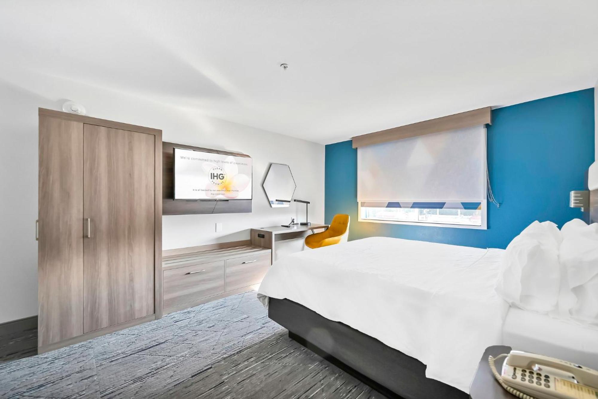Holiday Inn Express Palestine By Ihg Екстериор снимка