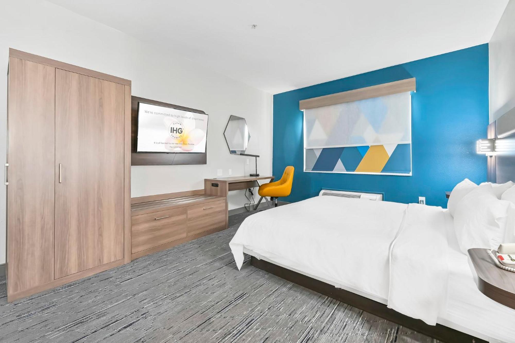 Holiday Inn Express Palestine By Ihg Екстериор снимка